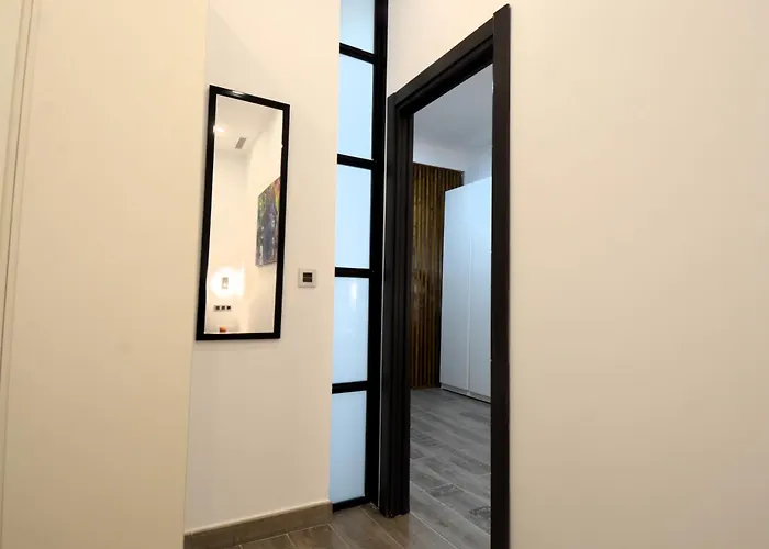 Fabrica Del Lujo En El Centro De Malaga